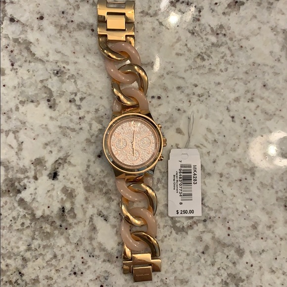 Michael Kors Watch - Picture 4 of 4